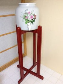 Floor stand for water crock